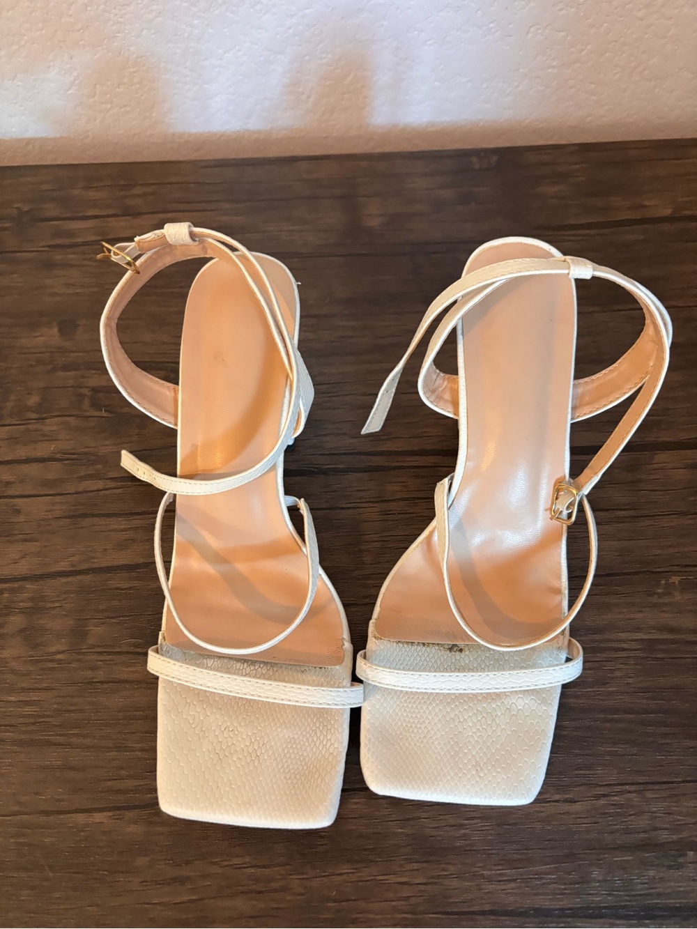 Shoes size 7.5 - Picture 1 of 5